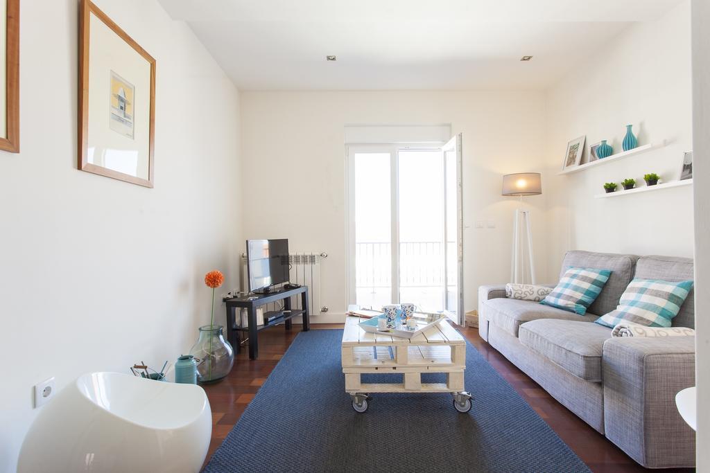 Joivy Joyful 2Br Apt With Terrace Nearby Sao Bento Palace Lisboa 客房 照片